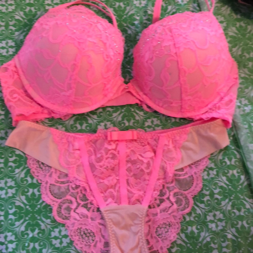 Victoria secret set pink lace nwot price firm